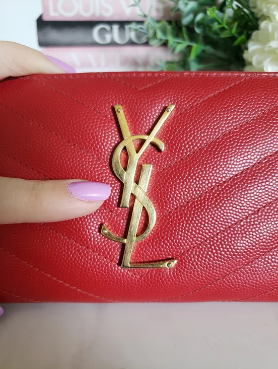 Authentic Pre-owned Yves Saint Laurent Grain De Poudre Chevron Zippy Wallet - Picture 5 of 13